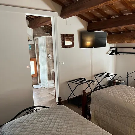 Oda ve Kahvaltı Il Castello Di Alberico 3*